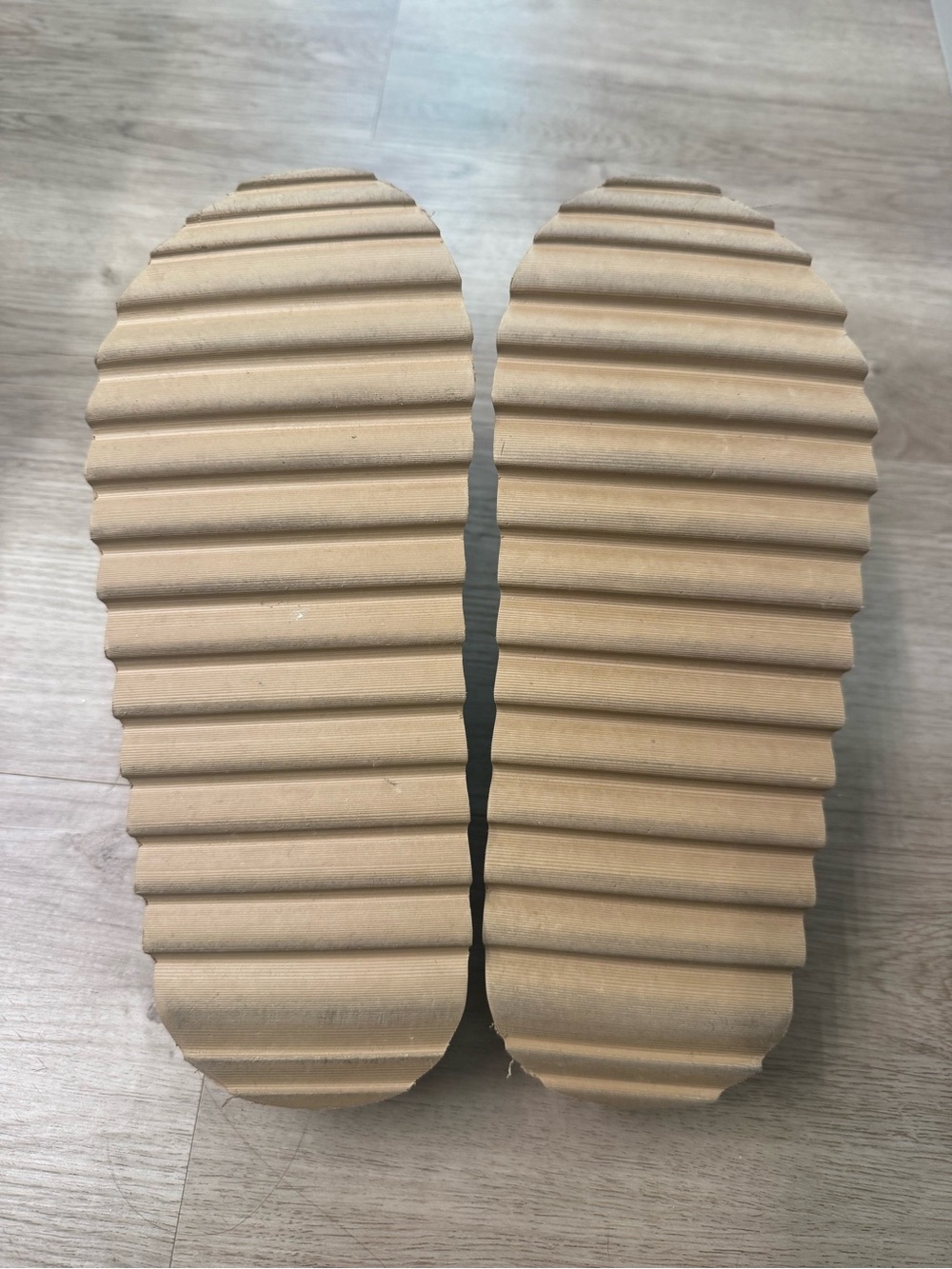 BRYR Chonk Clogs in Fennel sz 10 - Picture 3 of 5